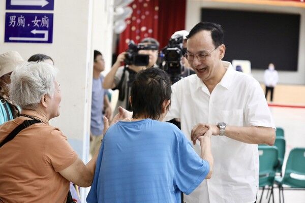 ▲黨主席改選，朱立倫回桃園故鄉投票