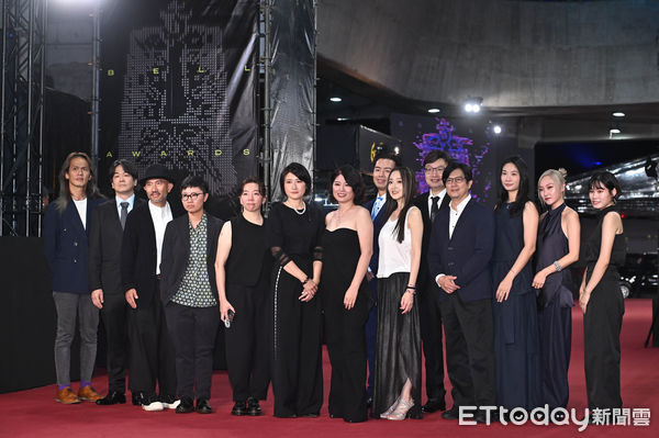 ▲第60屆戲劇類金鐘獎星光大道，《影后》劇組團隊。（圖／記者李毓康攝）