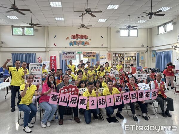 ▲台電屏東區處笑格格合唱團偕同華山基金會以歌聲傳遞溫暖。（圖／台電屏東區處提供）