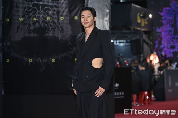 ▲第60屆戲劇類金鐘獎星光大道，人生清理員》黃冠智。（圖／記者林敬旻攝）