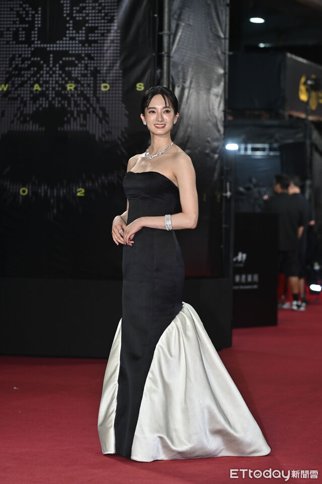 ▲第60屆戲劇類金鐘獎星光大道，韓寧。（圖／記者李毓康攝）