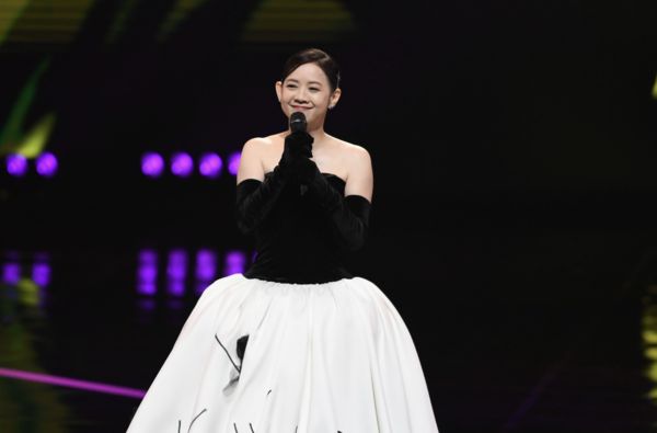 ▲▼第60屆戲劇金鐘獎典禮主持人曾寶儀。（圖／三立提供）