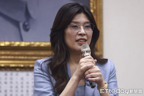 ▲▼國民黨主席選舉 新任黨主席鄭麗文發表談話。（圖／記者呂佳賢攝）
