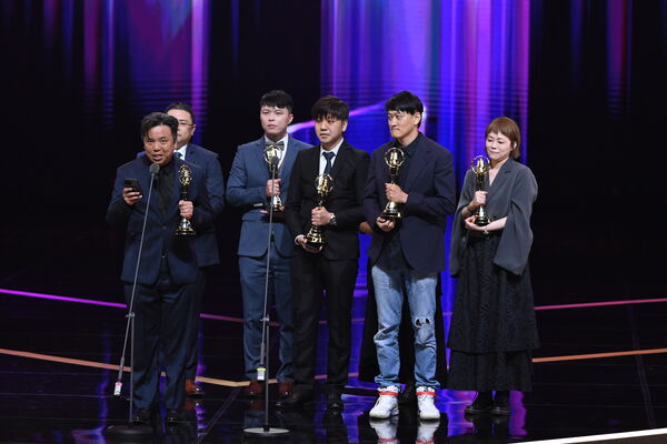 ▲▼戲劇類節目視覺特效獎 林奇鋒、謝惠琪、文永翔、盧冠松、李哲誠、黃美青、林佩潔／星空下的黑潮島嶼。（圖／三立提供）