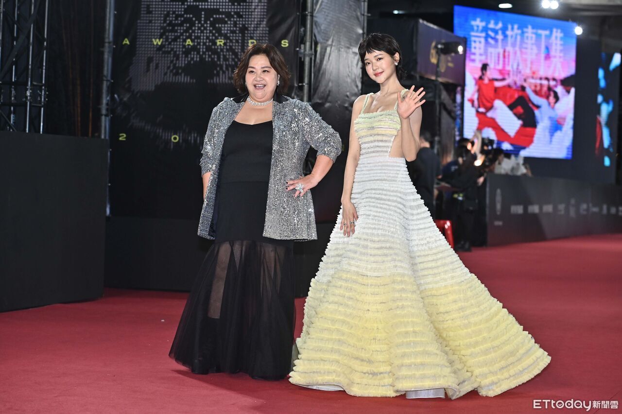 ▲第60屆戲劇類金鐘獎星光大道，《影后》鍾欣凌、林廷憶。（圖／記者攝）