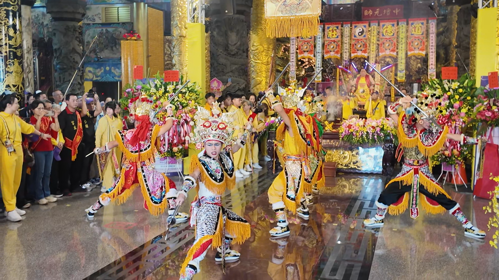 ▲▼2025桃園護國宮五夜暗訪遶境,太子忠孝文化季,夜巡祈福-神的步行者。（圖／記者姜國輝攝）