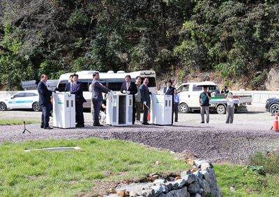 韓國野放珍稀東方白鸛　疑關太久「滾下土坡」急救不治