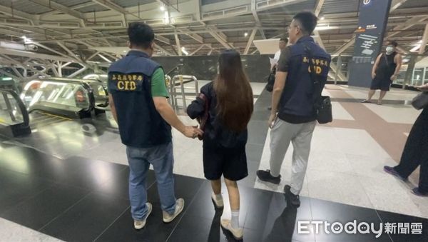 ▲▼嘉義民宅牆腳旁驚見新生兒屍體，警火速拘提外籍看護生母。（圖／記者翁伊森翻攝）