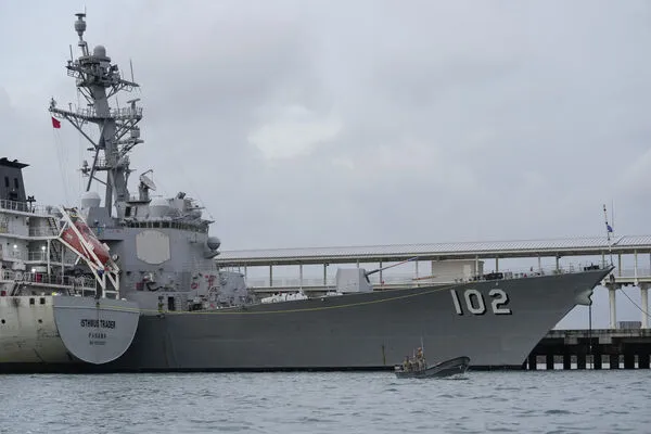 ▲▼美國海軍桑普森號驅逐艦（USS Sampson，DDG-102）於8月30日停靠在巴拿馬港口。（圖／達志影像／美聯社）