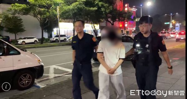▲外籍嘉姓男子遭帶回派出所。（圖／記者許宥孺翻攝）