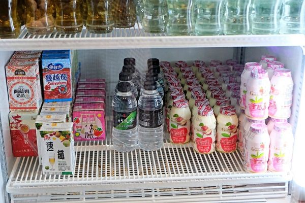 ▲▼台南東區火鍋吃到飽「尬麻火鍋聚場」！499元起和牛吃到飽，復古電玩機、娃娃機免費玩，氣氛最歡樂的夜店風火鍋店！（圖／部落客愛比妞提供）