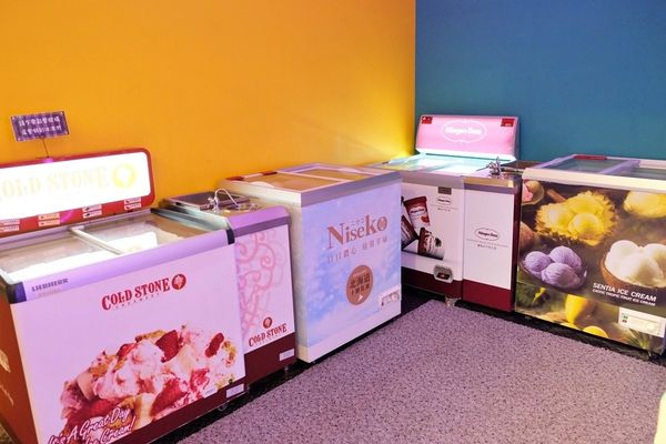 ▲▼台南東區火鍋吃到飽「尬麻火鍋聚場」！499元起和牛吃到飽，復古電玩機、娃娃機免費玩，氣氛最歡樂的夜店風火鍋店！（圖／部落客愛比妞提供）