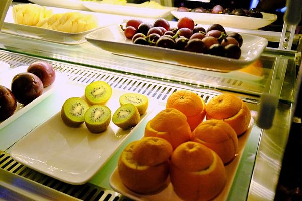 ▲▼台南東區火鍋吃到飽「尬麻火鍋聚場」！499元起和牛吃到飽，復古電玩機、娃娃機免費玩，氣氛最歡樂的夜店風火鍋店！（圖／部落客愛比妞提供）