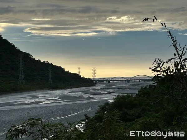 ▲▼公路局表示，蘇花路廊南段今早已時有短時強降雨情形發生。（圖／記者王兆麟攝）