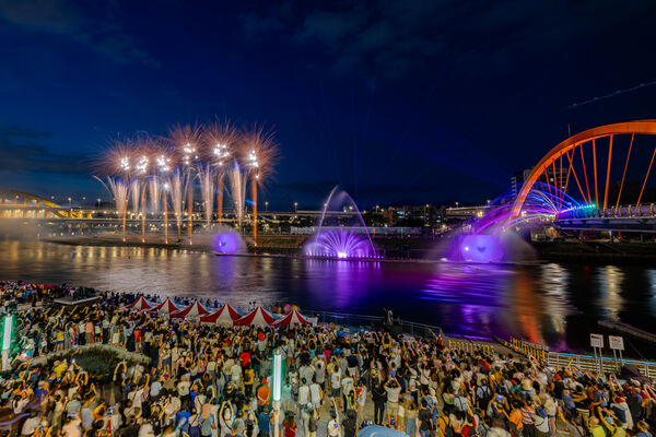 ▲2025台北水舞嘉年華最後一天將再現「水火共舞」，壓軸登場的「追愛音樂祭」。（圖／觀傳局提供）