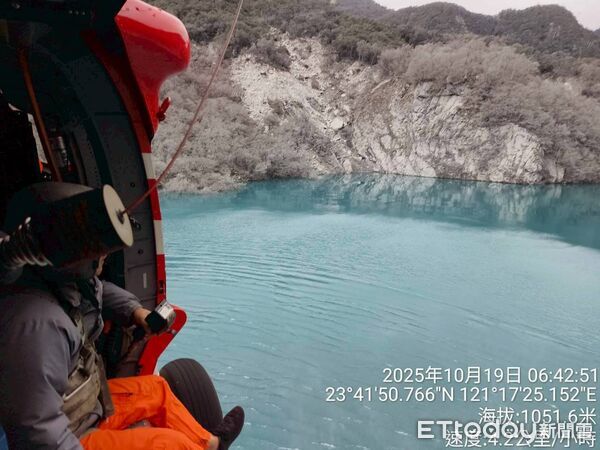 ▲▼今早透過空勤總隊直升機搭載並成功安裝後已順利透過衛星即時回傳水位資料。（圖／花蓮分署提供，下同）