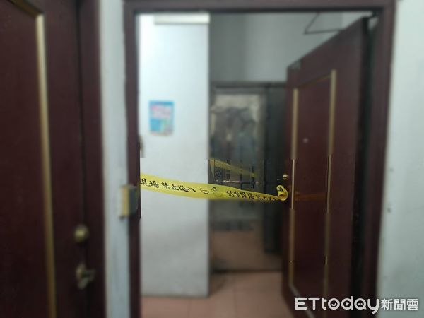 ▲▼    新莊民宅飄散濃厚異味 房東開門赫見租客發黑腫脹倒地亡         。（圖／記者陳以昇翻攝）
