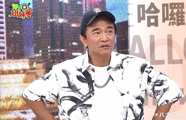 ▲▼》吳宗憲（圖右二）與兒子鹿希派（圖中）、新人歌手陳守恩（圖左二）上節目宣傳。（圖／八大提供）