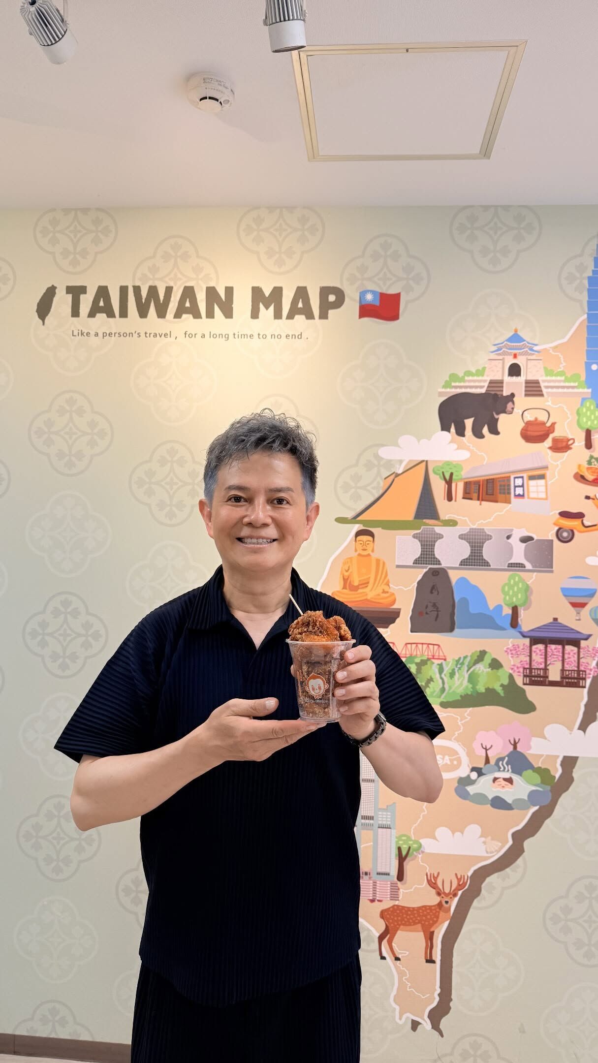 ▲▼李承泰移居日本賣鹹酥雞。（圖／翻攝自Threads）