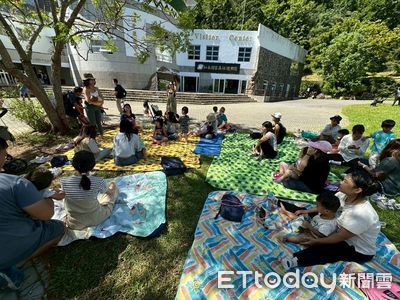 育兒講座開進公車!台東「育兒放電趣」親子共享快樂時光