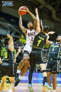 戰神洋將洛夫頓狂轟41分14助攻　新北國王OT飲恨吞2連敗