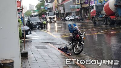 快訊／北市賓士休旅撞雙載機車！男騎士倒地無心跳　送醫搶救中