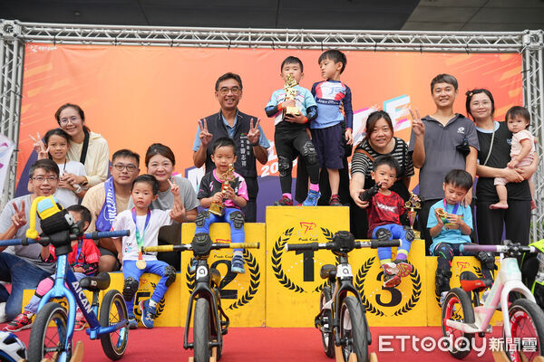 ▲▼台中時代騎輪節今年已邁入第10年，逾5萬人見證單車界「騎」跡。（圖／台中市政府提供，下同）