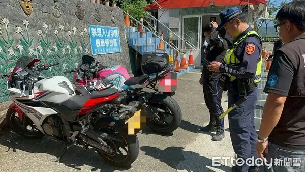 ▲里港警方結合環保局進行車輛稽查。（圖／記者陳崑福翻攝）