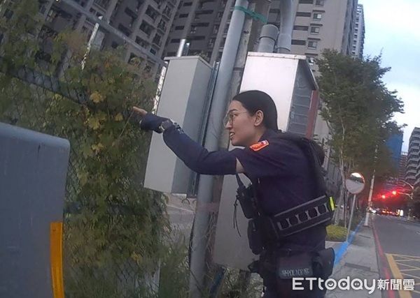 ▲▼警方發現後迅速將工地包圍，移工只好乖乖走出來。（圖／桃園警分局提供）