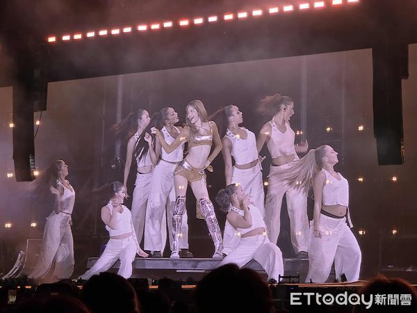 ▲BLACKPINK高雄演唱會第二天，Lisa。（圖／讀者提供）