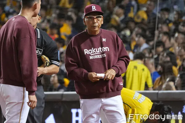 ▲▼2025中職台灣大賽G2，樂天桃猿總教練古久保健二。（圖／記者李毓康攝）