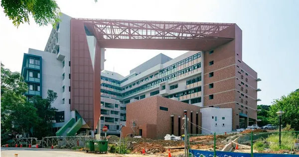 清華大學2016年整併同為國立的新竹教育大學後，在原本竹師校園蓋了「清華教育學院大樓」並於2023年底完工啟用，是清華與竹教合併的硬體指標。（圖／翻攝自國立清華大學竹師教育學院臉書粉絲團）