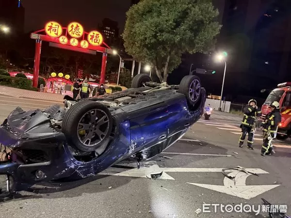 ▲▼瑪莎拉蒂女駕駛深夜自撞分隔島，整車翻覆。（圖／民眾提供）
