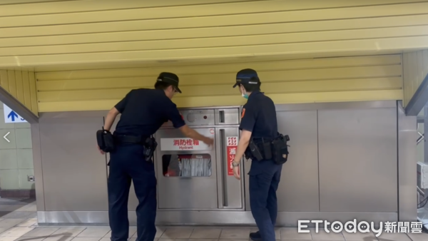 ▲▼台北捷運遭恐嚇「放炸彈」，警方加強巡邏。（圖／記者張君豪翻攝）