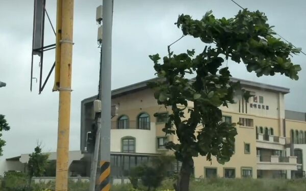 ▲鹿港東石路飛沙走石加上一旁工程，有如沙塵暴襲來。（圖／民眾提供）