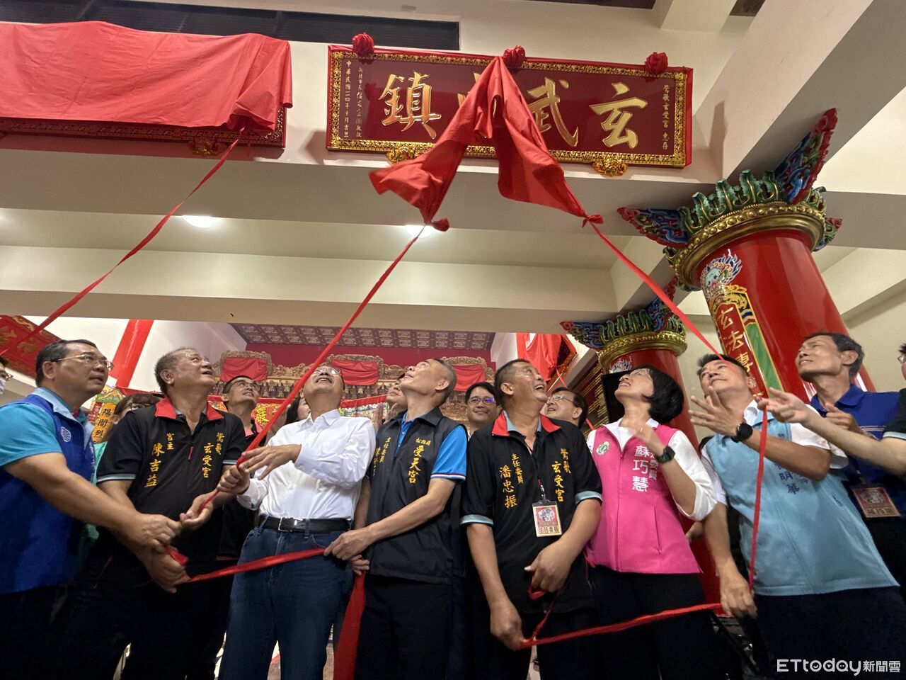 鶯歌玄受宮入火安座大典　侯友宜親揭匾「玄武威震」祈福