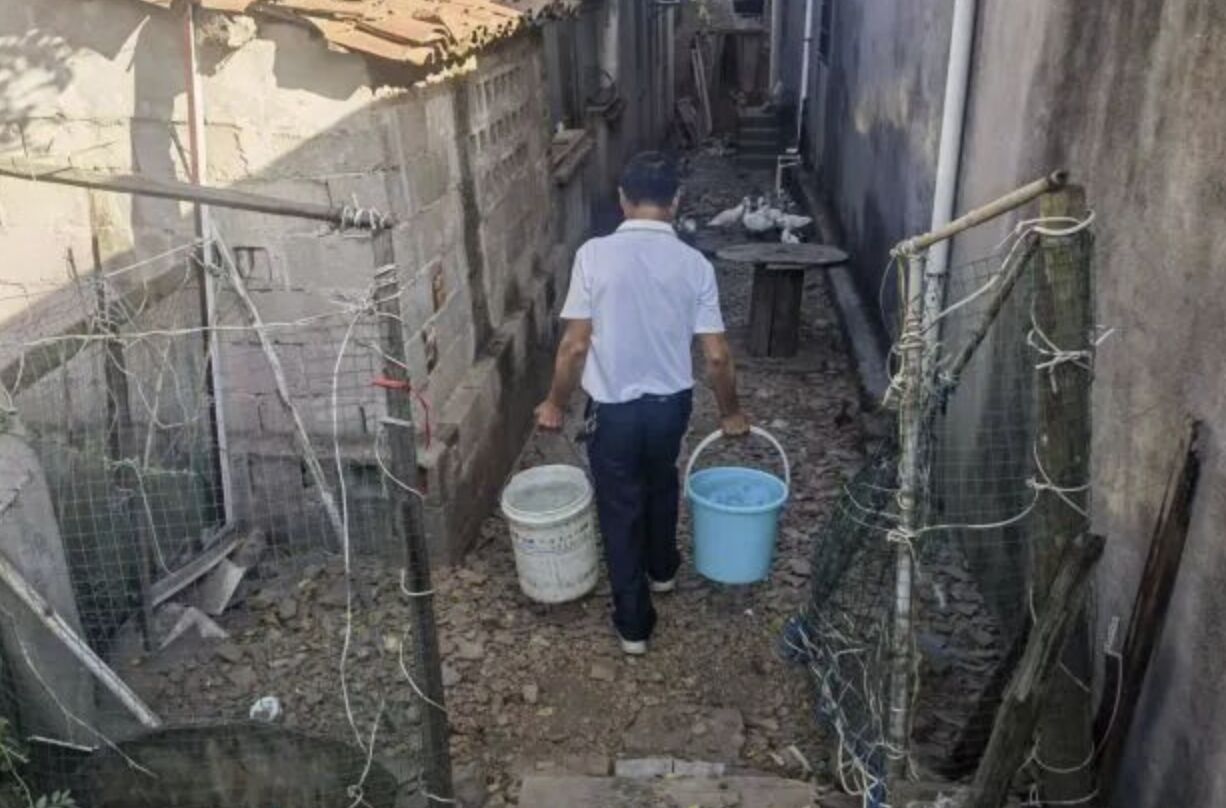 ▲江西上饒毛村鎮楊塢村乾旱數月無乾淨水可飲用。（圖／翻攝極目新聞）