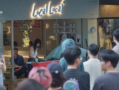 女神突襲街頭化身DJ播歌! 驚喜開趴太chill粉全嗨跳