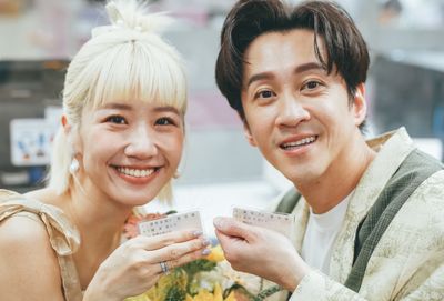 Lulu升格陳太太！幸福登記畫面曝光　甜閃陳漢典：風雨交加也無法阻擋我們