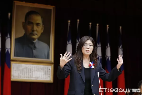 ▲▼國民黨主席當選人鄭麗文20日拜會立法院國民黨團，黨團總召傅崑萁、書記長羅智強、副書記長林沛祥親自迎接，與全體國民黨委員舉行便當會。（圖／記者湯興漢攝）