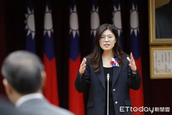 ▲▼國民黨主席當選人鄭麗文20日拜會立法院國民黨團，黨團總召傅崑萁、書記長羅智強、副書記長林沛祥親自迎接，與全體國民黨委員舉行便當會。（圖／記者湯興漢攝）