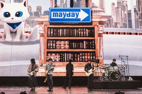 ▲▼五月天演唱多首嗨歌嗨翻全場。（圖／相信音樂提供）