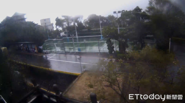 ▲▼文化大學校園出現明顯風雨。（圖／翻攝文化大學官網即時影像）