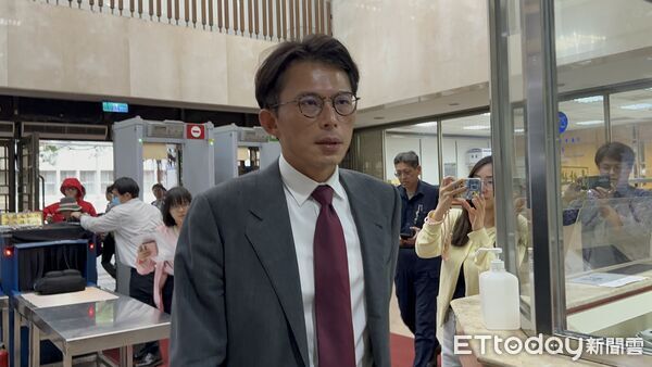 ▲▼黃國昌走讀案北檢出庭 。（圖／記者劉昌松攝）