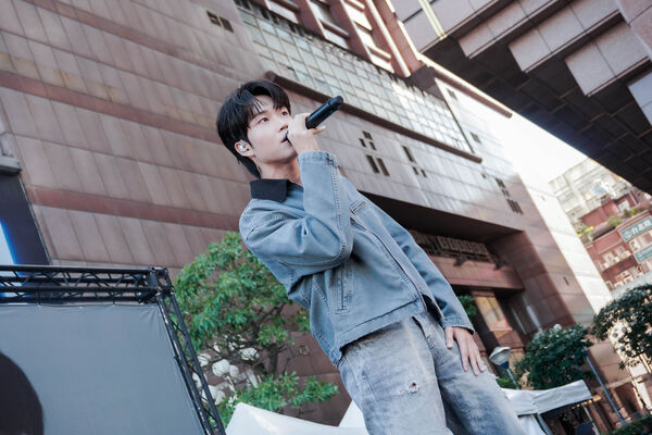 ▲▼呂允舉辦簽唱會。（圖／添翼創越工作室提供）