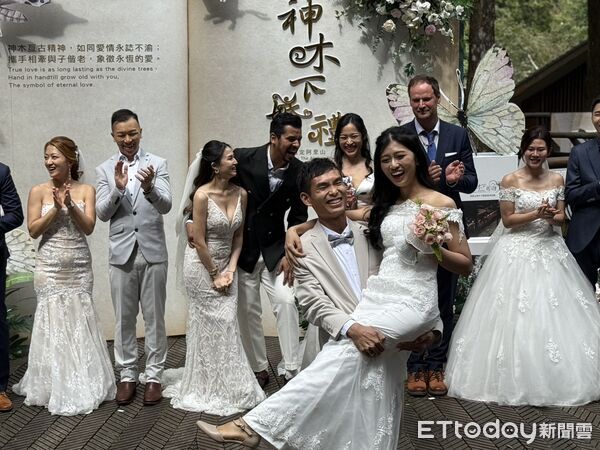 ▲▼ 2025阿里山神木下婚禮  。（圖／記者翁伊森攝）