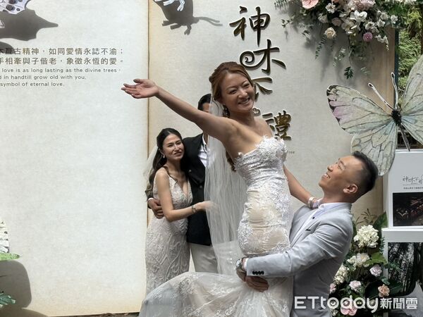 ▲▼ 2025阿里山神木下婚禮  。（圖／記者翁伊森攝）