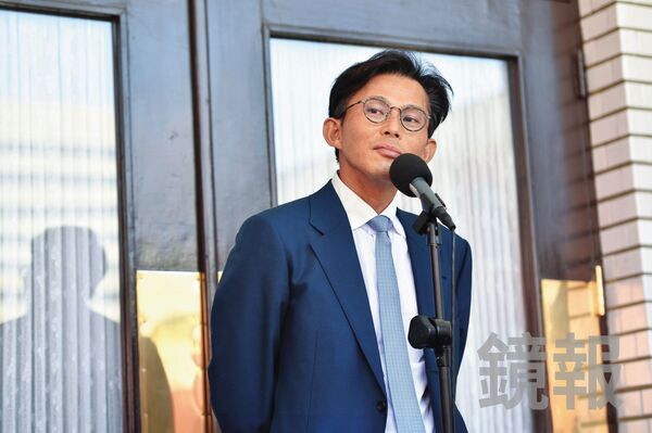 黃國昌反嗆本刊「請問到底是哪個姻親？」如今答案揭曉，凱思國際由他太太高翔的妹妹高翬注資成立，二人就是姻親。（鏡報李智為）