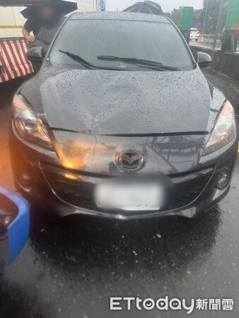 ▲▼             國1汐止段嚴重車禍，1人遭多車輾過死亡。（圖／記者張君豪翻攝，下同）