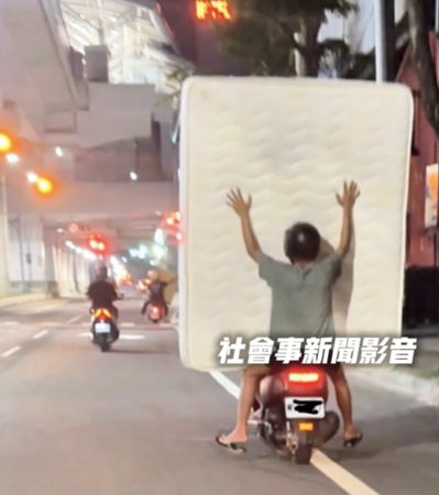 ▲▼岡山超載             。（圖／記者翻攝自社會事新聞影音）